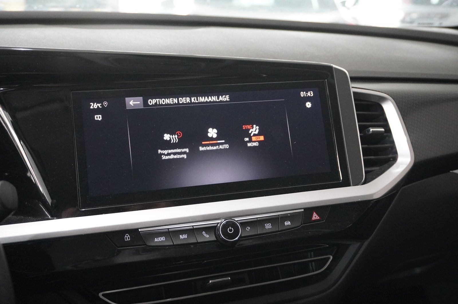 Fahrzeugabbildung Opel Grandland (X) 1.6T GSe HYBRID 4X4 NAVI/LED/SPORT
