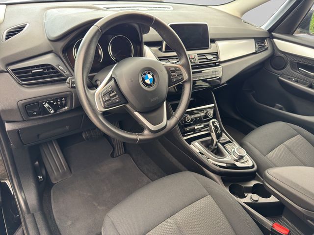 Fahrzeugabbildung BMW 218d Gran Tourer Automatik+LED+Kamera+Navi+Spur