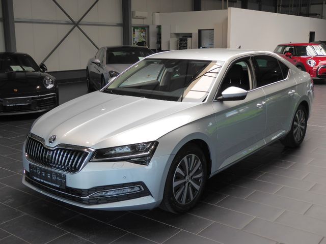 Skoda Superb 2.0 TDI DSG Style AHK PDC Matrix 1.Hand