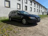 Volvo V70 2.0T Kombi mit vielen Extras - Volvo V70 mit Benzin-Antrieb: Kombi