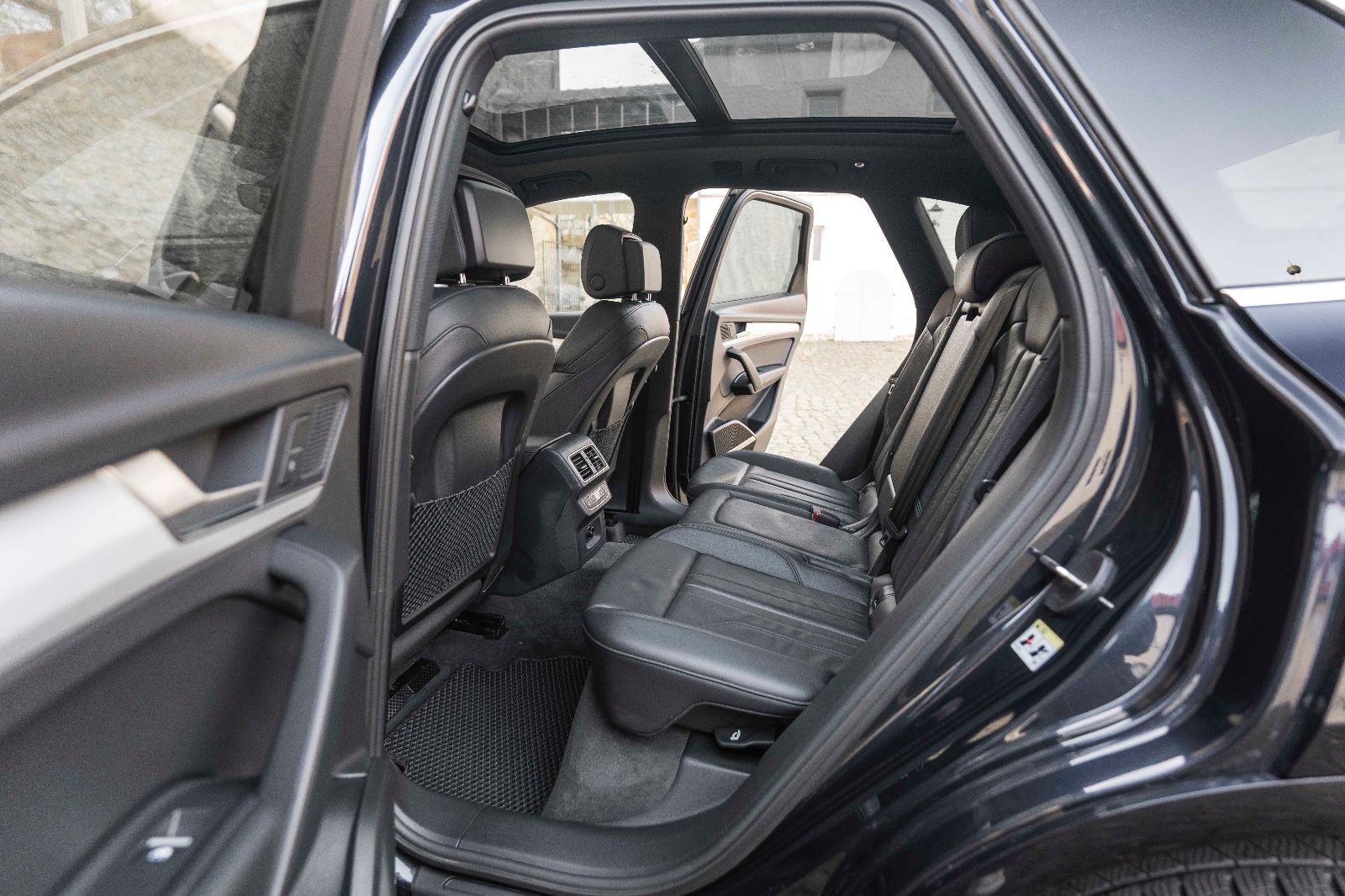 Fahrzeugabbildung Audi Q5 2.0 TFSI QUATTRO S-LINE 360° B&O TOTW SHZ PDC