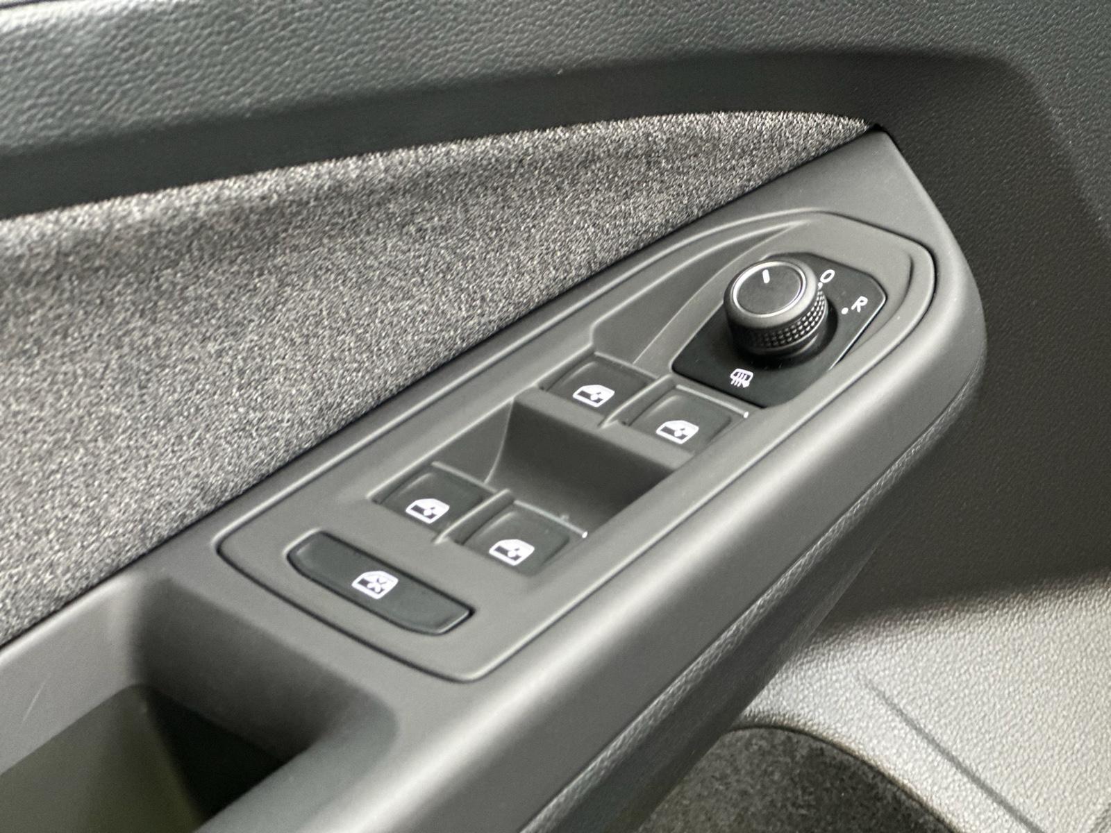 Volkswagen Golf VIII 1.5 eTSI#DSG#MOVE#NAVI#LED