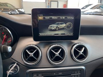 Mercedes-Benz GLA 200 7G-DCT Style *NAVI*XENON*SHZ*TEMPOMAT*