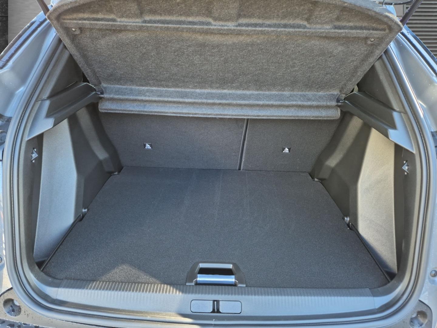 Peugeot 2008 Allure Hybrid AT Navi-u.Zugangs-Paket Sicht
