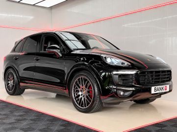 Porsche Cayenne - 4