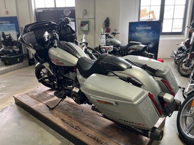 Fahrzeugabbildung Harley-Davidson FLTRXSTSE Road Glide ST CVO *SOFORT