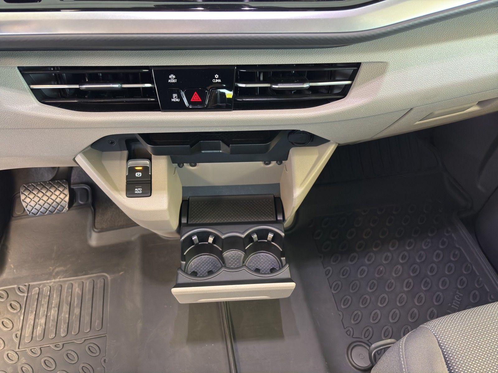 Volkswagen T7 Multivan 1.5 TSI Edition DSG MATRIX NAVI LM foto 12