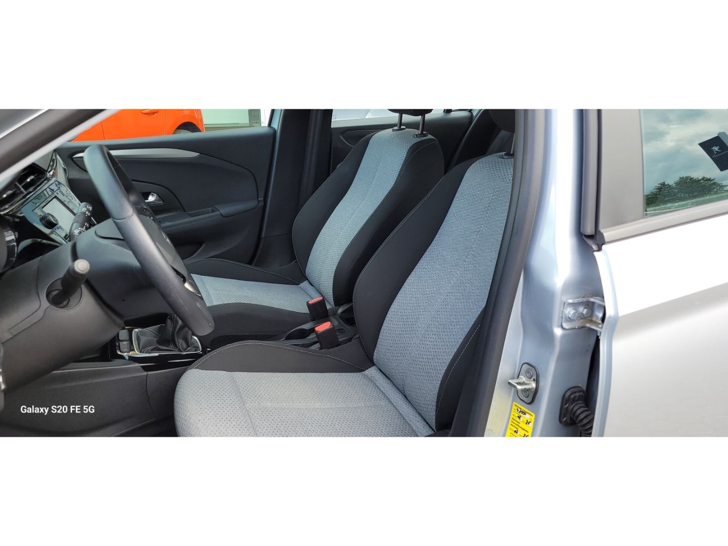 Fahrzeugabbildung Opel Corsa F kleiner Flitzer mit Allwetter