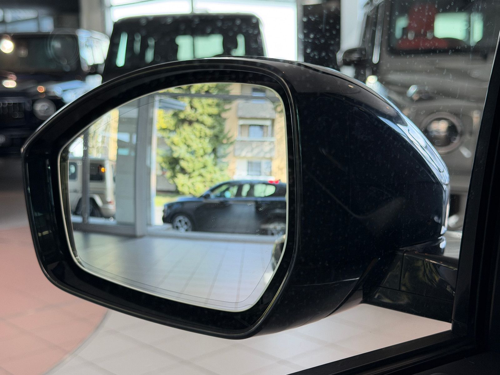 Fahrzeugabbildung Land Rover Discovery Sport AWD D200/360''KAM/LEDER/PANORAMA