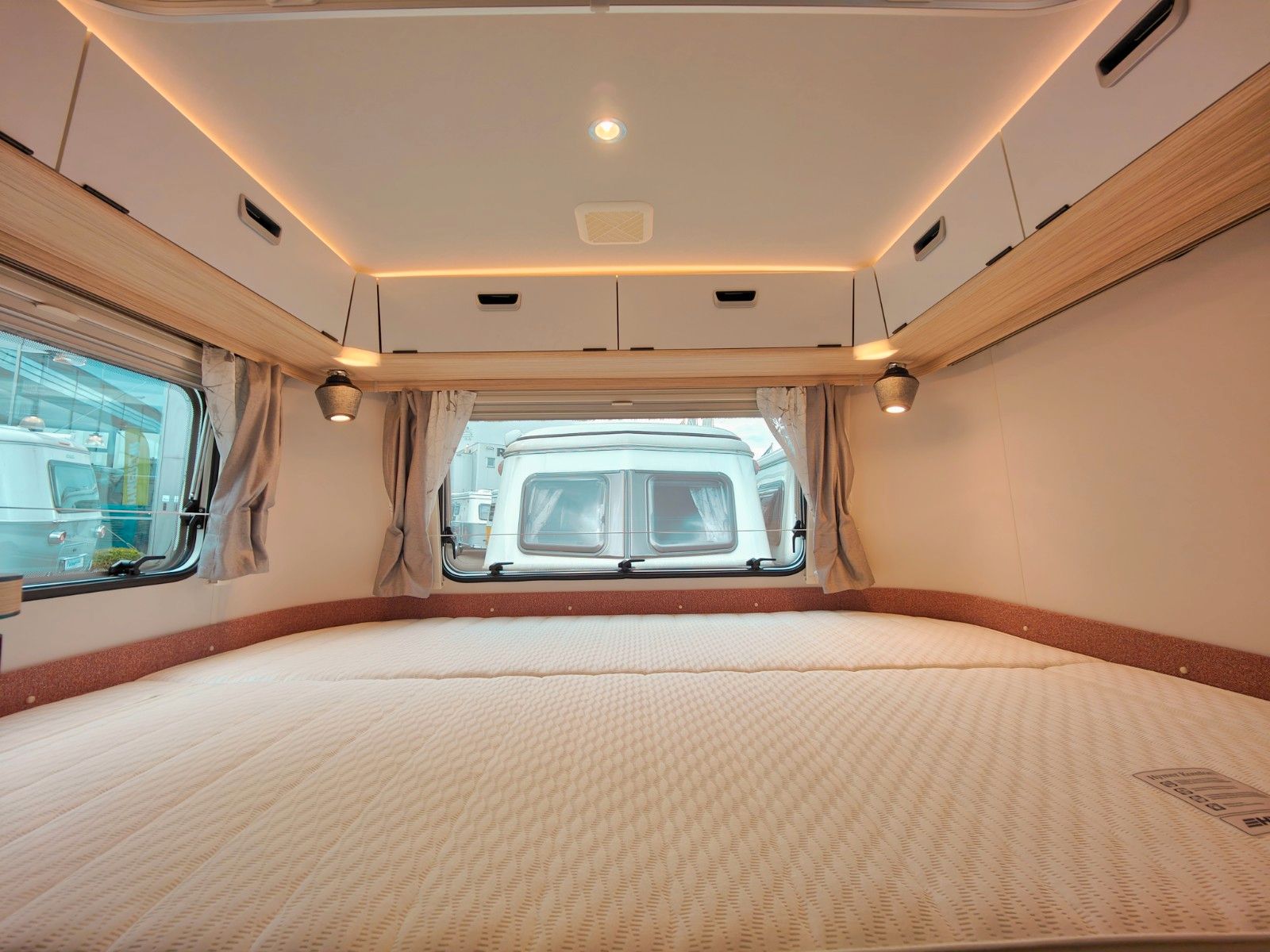 Fahrzeugabbildung HYMER / ERIBA / HYMERCAR Touring 530 Tango Red - JETZT 8.024€ SPAREN !!!