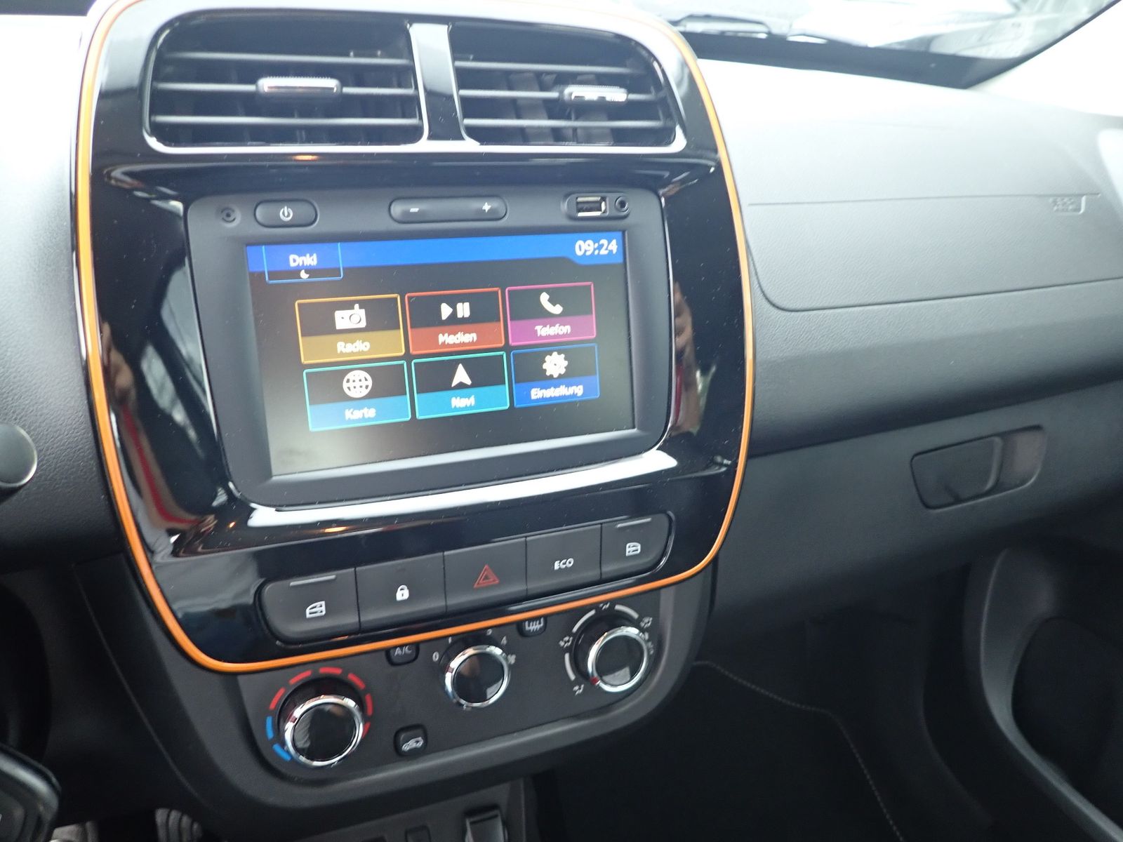 Fahrzeugabbildung Dacia Spring Electric Comfort Plus
