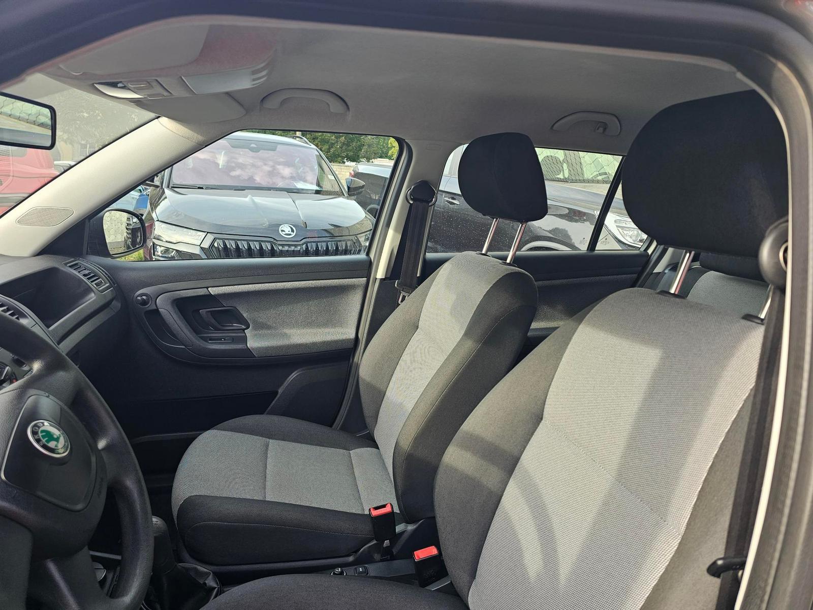 Skoda Fabia 2012 — photo 13