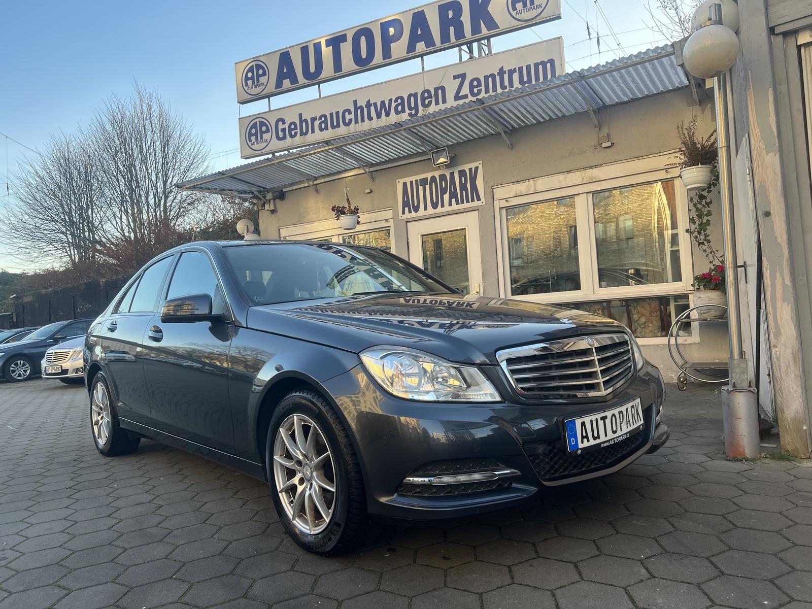 Mercedes-Benz C 180 CGI BlueEfficiency*Tiptronic*Navi*65000 KM