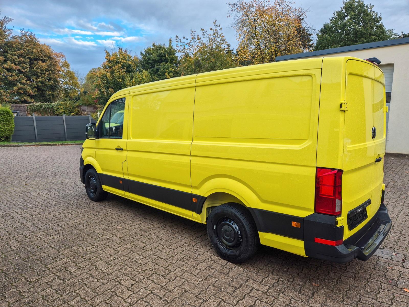 Volkswagen Crafter Kasten Kasten 35 mittellang FWD