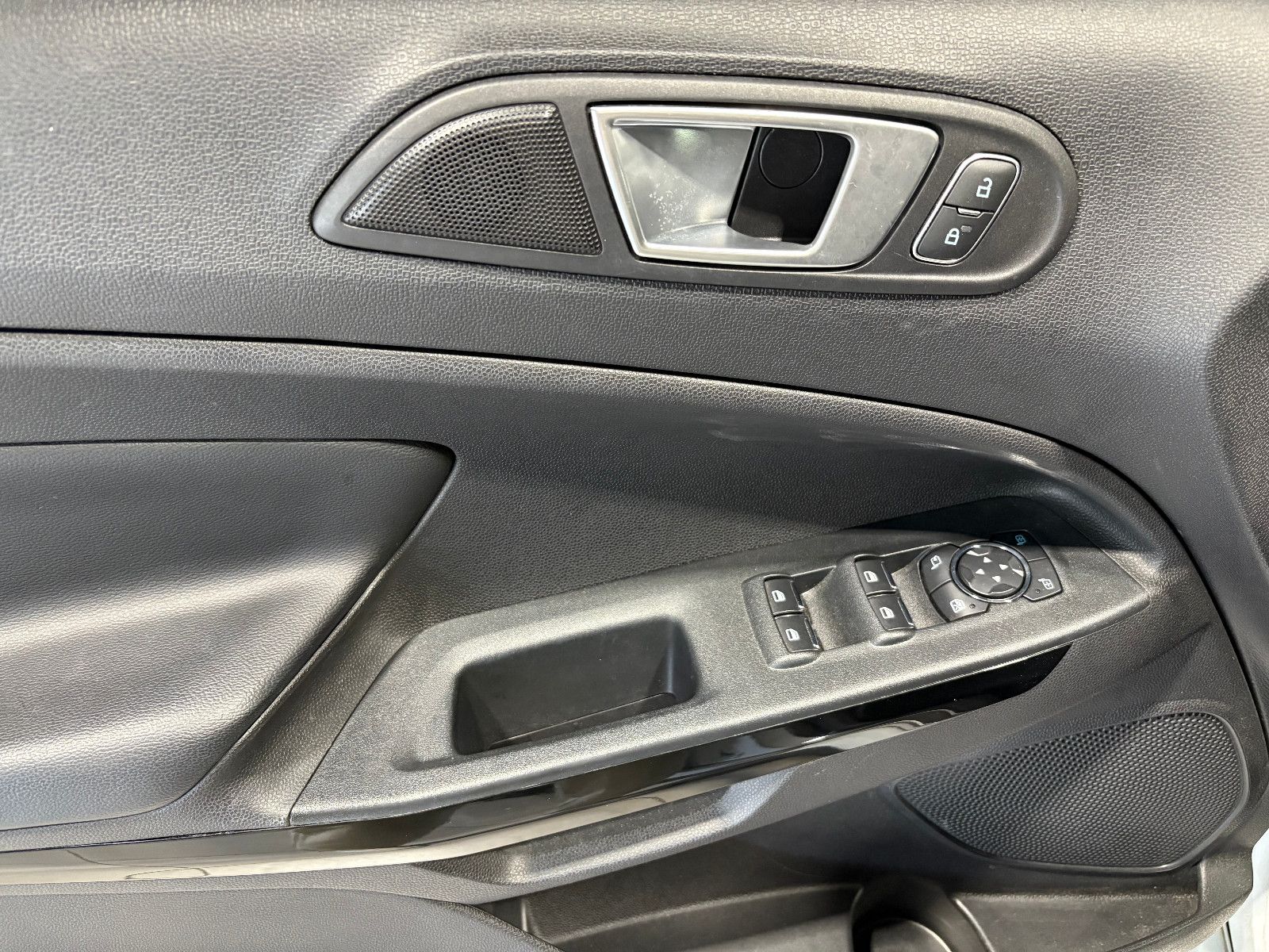 Fahrzeugabbildung Ford EcoSport ST-Line/ALCANTARA/PANO/APPLE/KAMERA/NAV