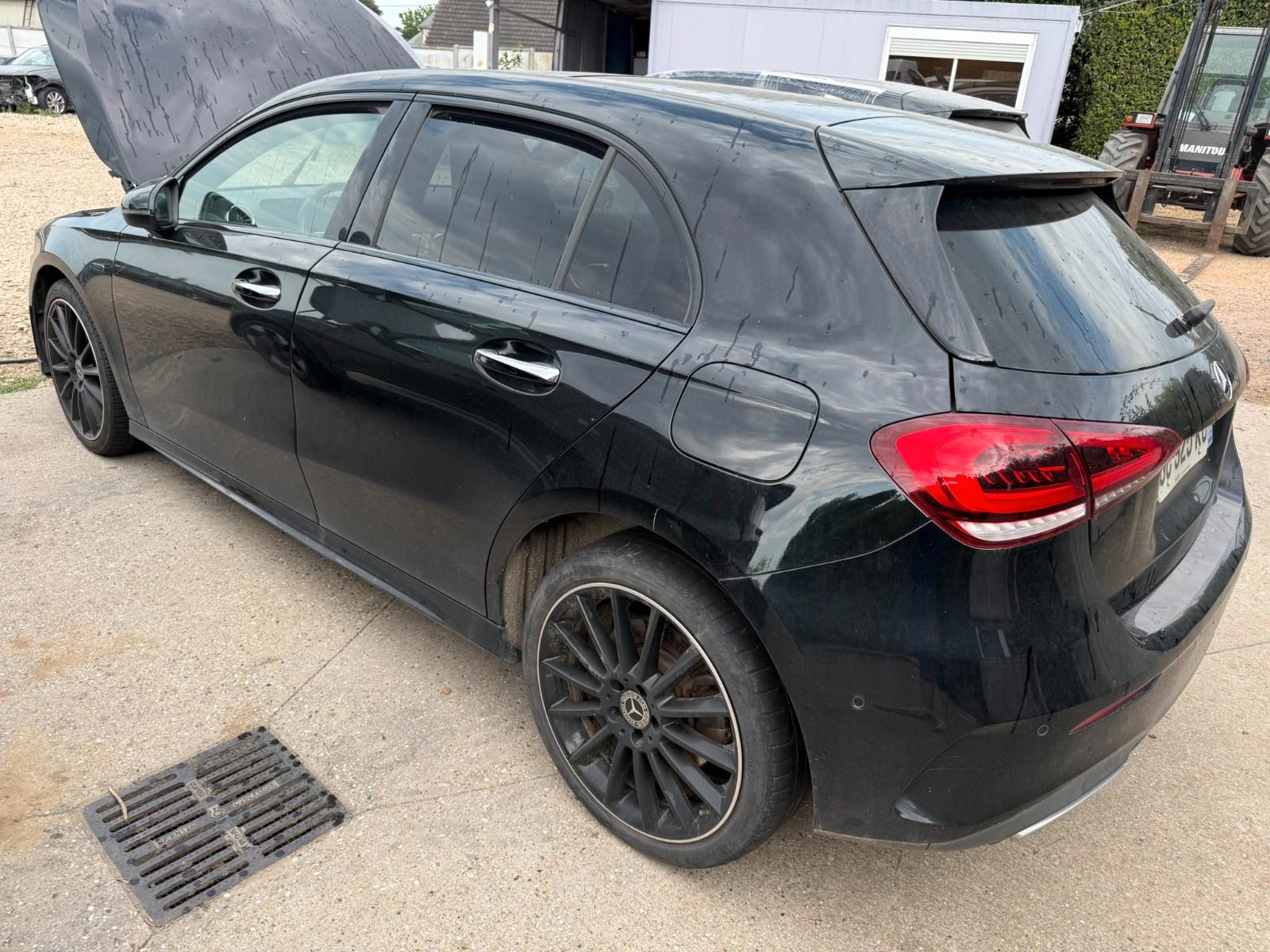 Mercedes-Benz A 250 e AMG LINE