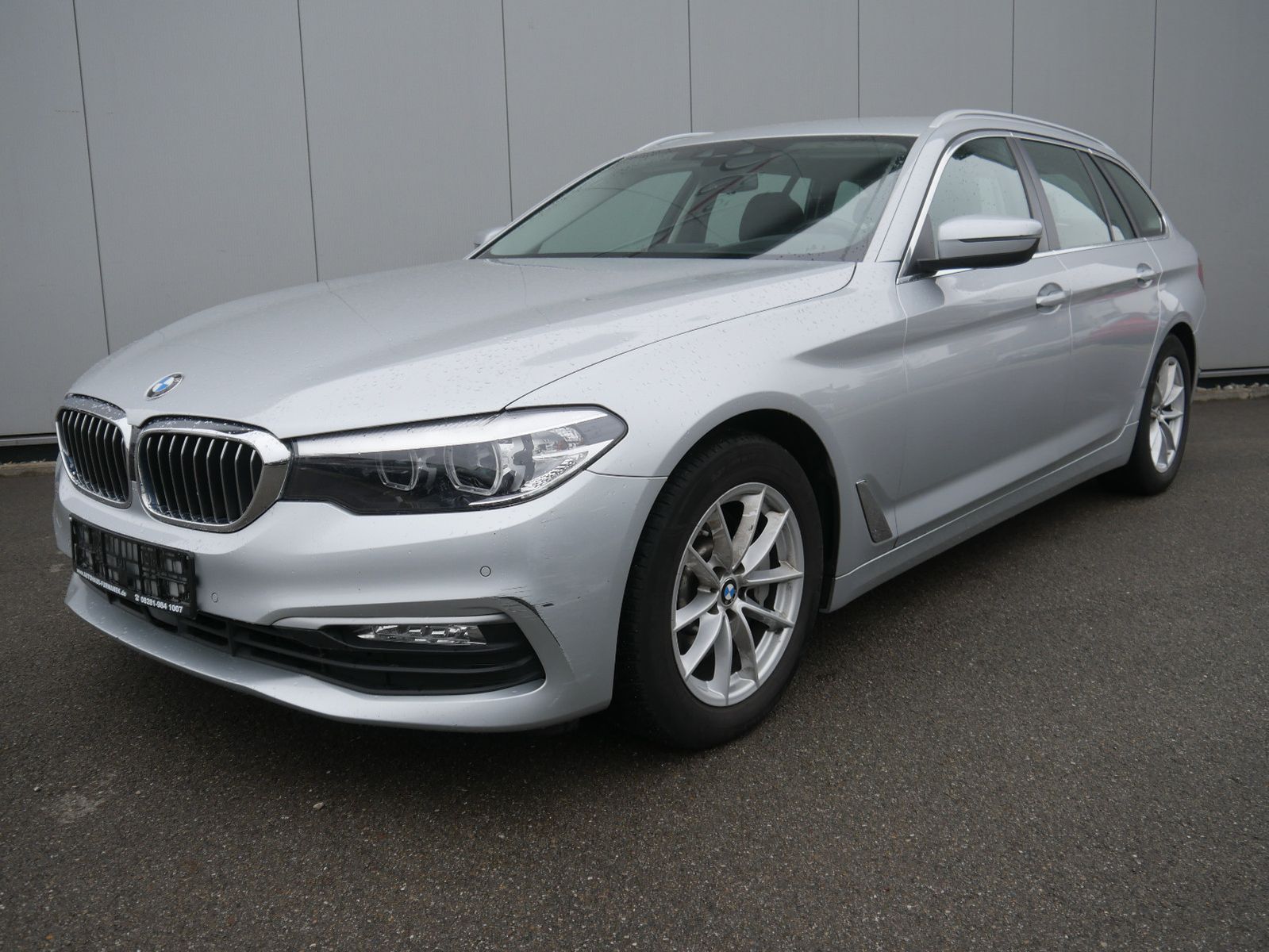 BMW 530i xDrive Touring NAVI/LED/PDC/ACC/LEDER