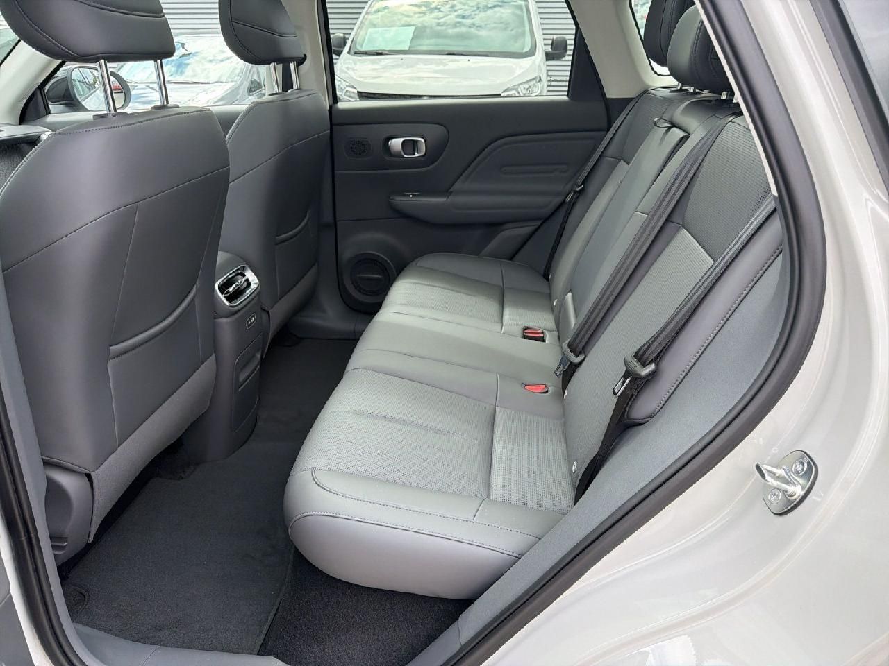 Fahrzeugabbildung Leapmotor B10 REEV - Hybrid Design