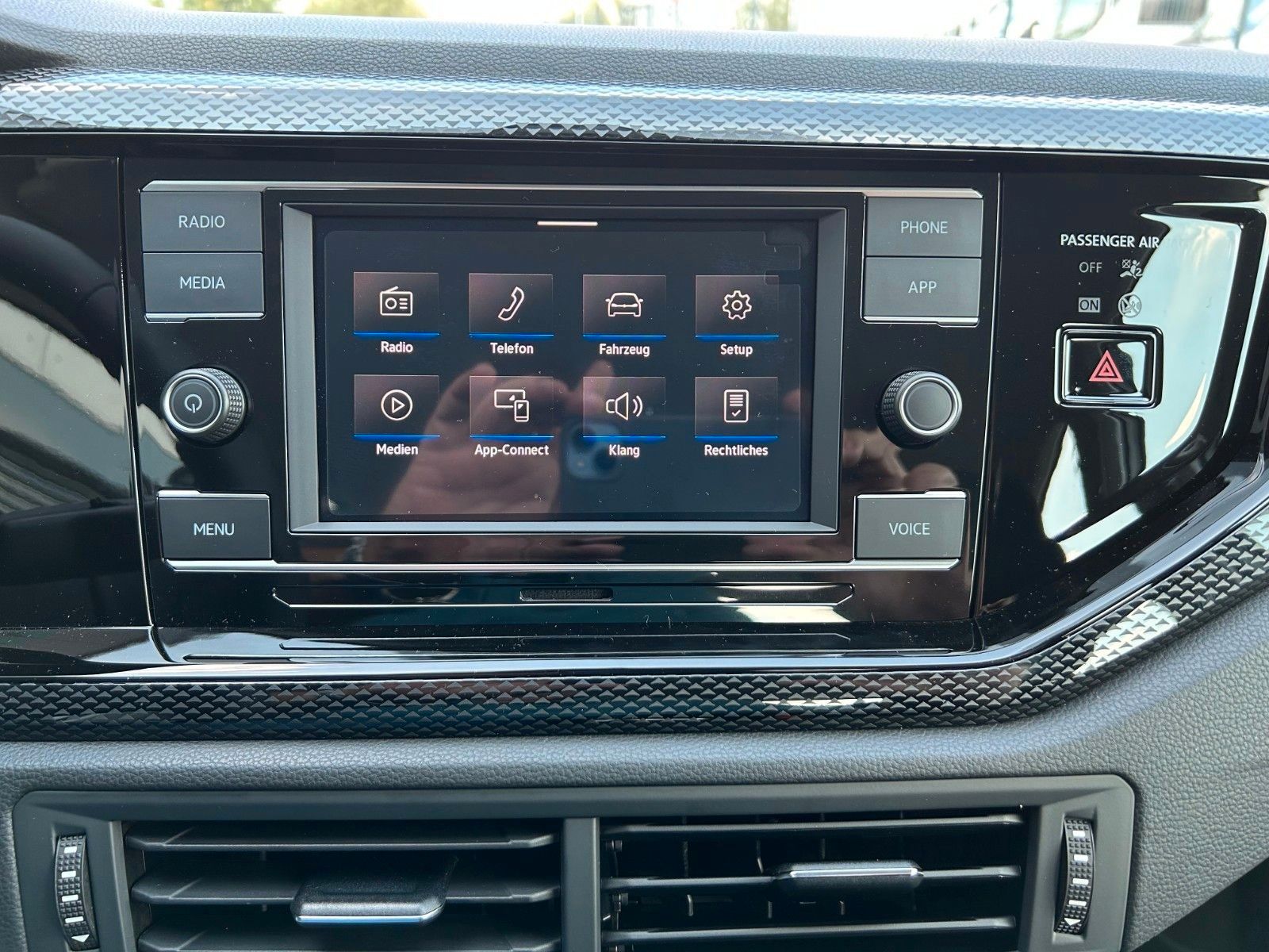 Fahrzeugabbildung Volkswagen Taigo Life 1.0 TSI ACC Alu SHZ Digital Cockpit