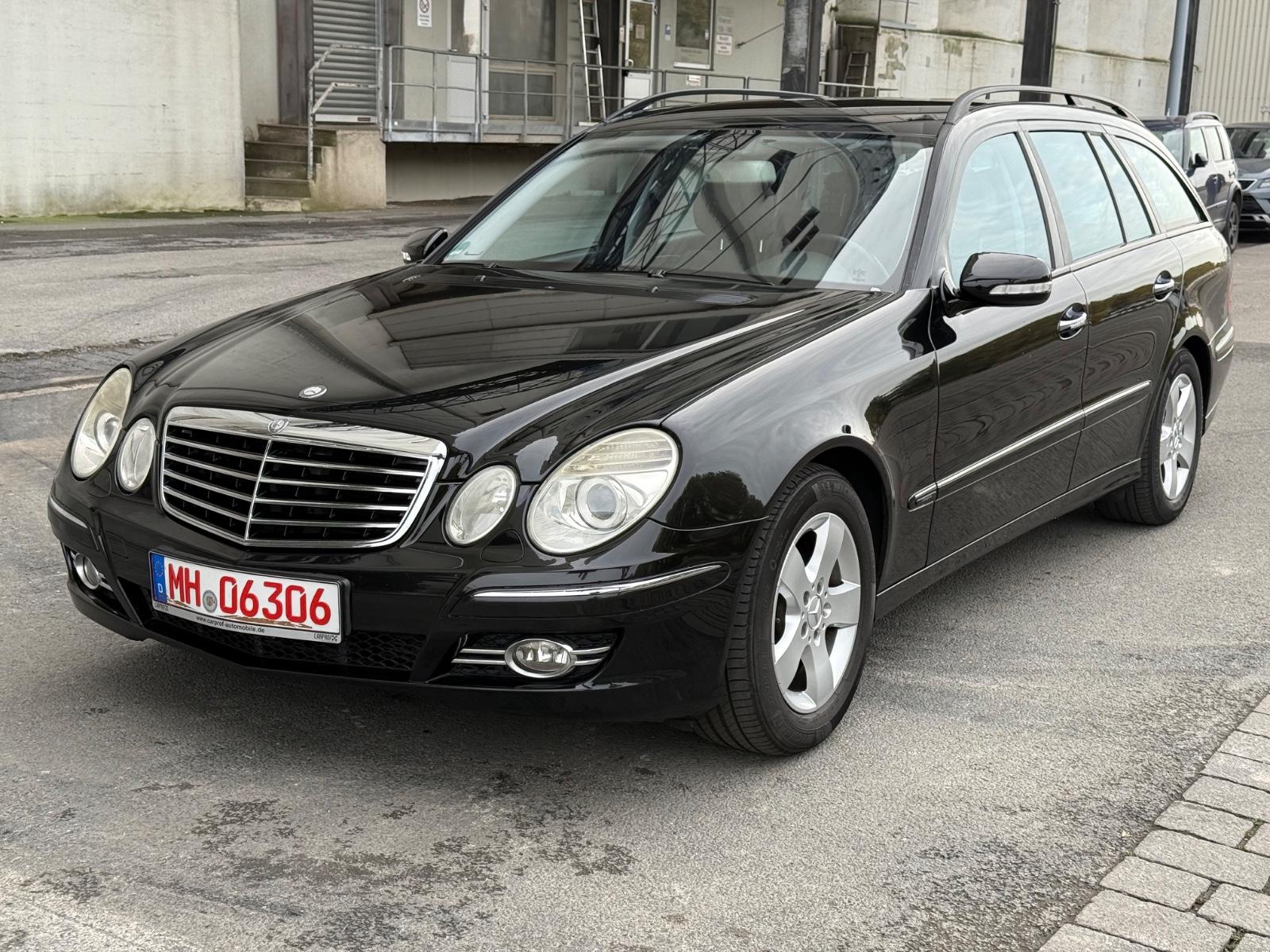 Mercedes-Benz E200 2008 — rear view
