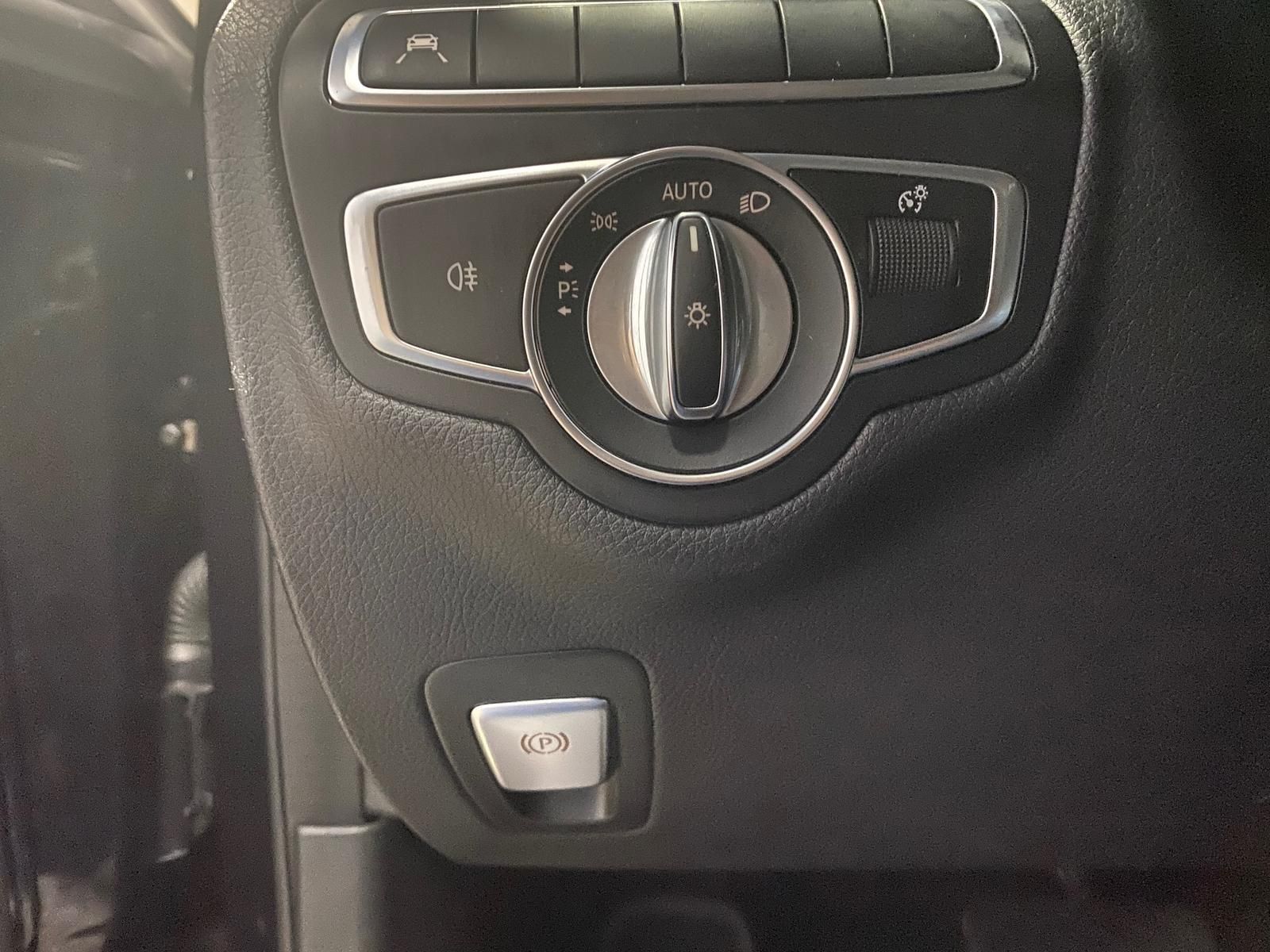 Fahrzeugabbildung Mercedes-Benz C 220 2.0 CDI Avantgarde+NAVI+AHK schwenk+KAMERA