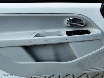 Volkswagen up! move up! NAVI-BT-SHZG-TEMPOMAT-LED