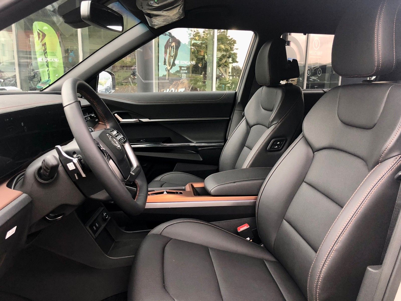 Fahrzeugabbildung Ssangyong Torres EVX PLATINUM WÄRMEPUMPE+NAVI+