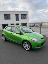 Mazda 2 | 1.5 Benziner | 8 fach | SHZ | Klima |Tüv Neu - Mazda 2: Grün