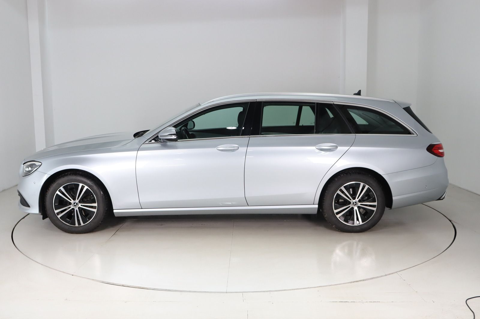 Fahrzeugabbildung Mercedes-Benz E 220 T d  * LED * DAB * Widescreen