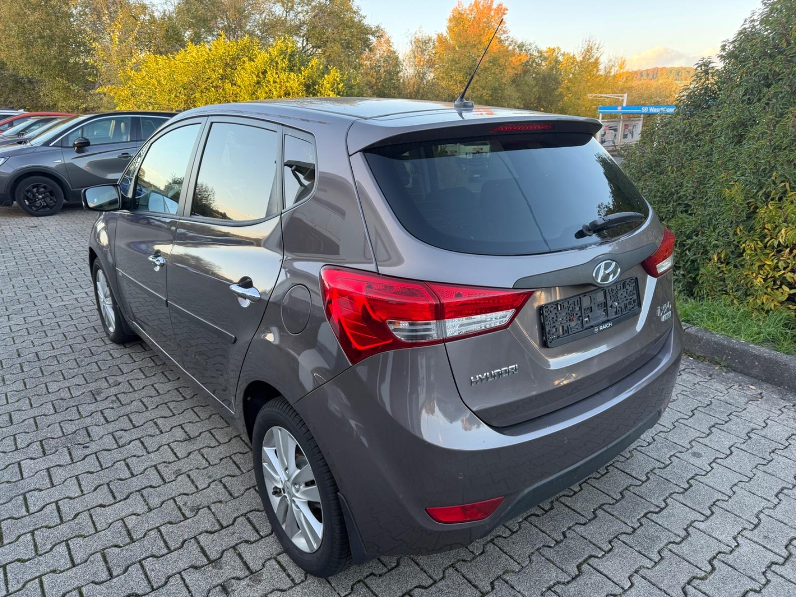 Hyundai ix20 2011 — photo 14