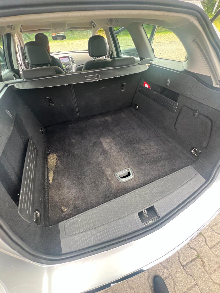 Opel Astra 2015 — photo 11
