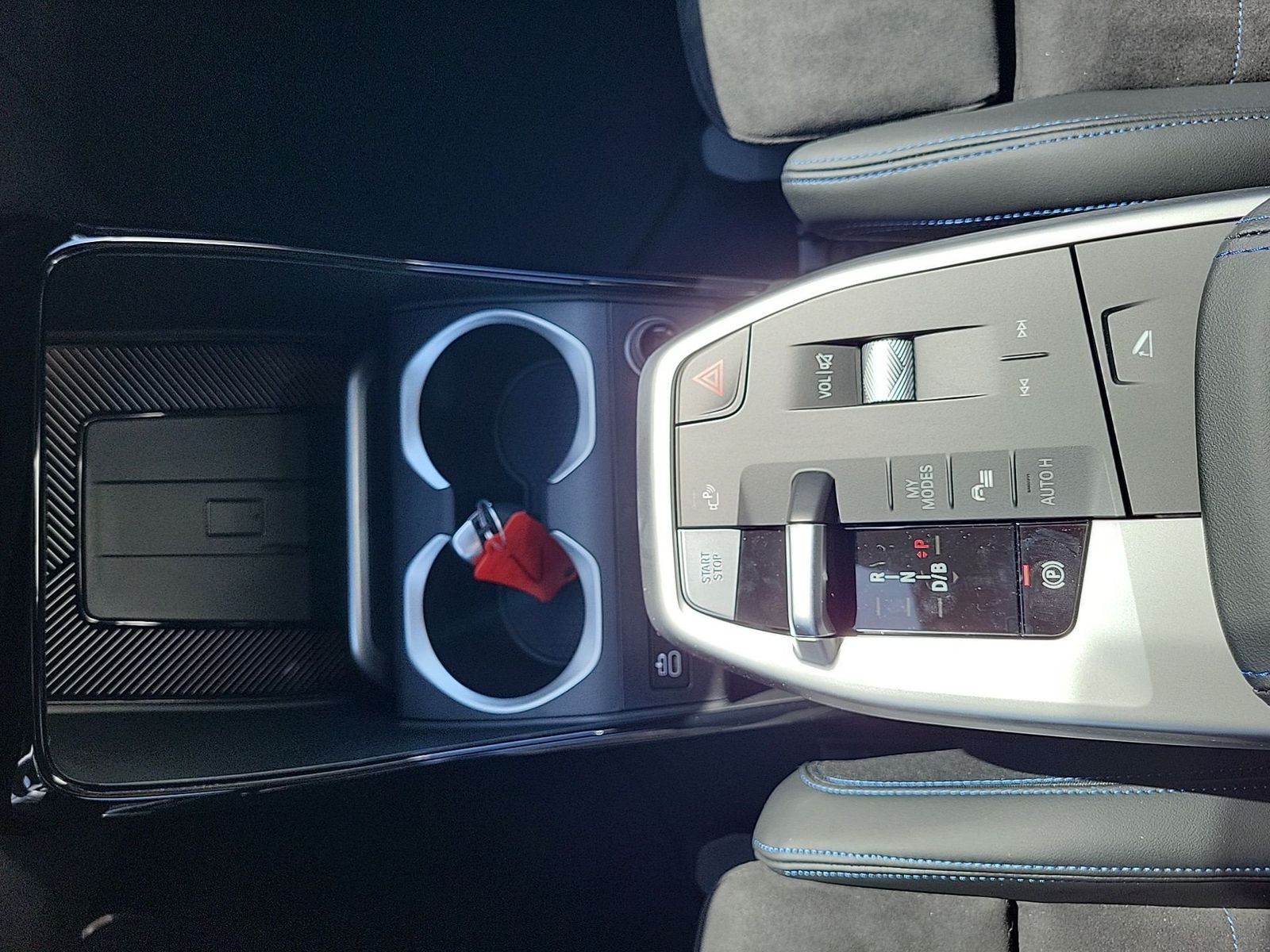 BMW iX2 - Bild 12