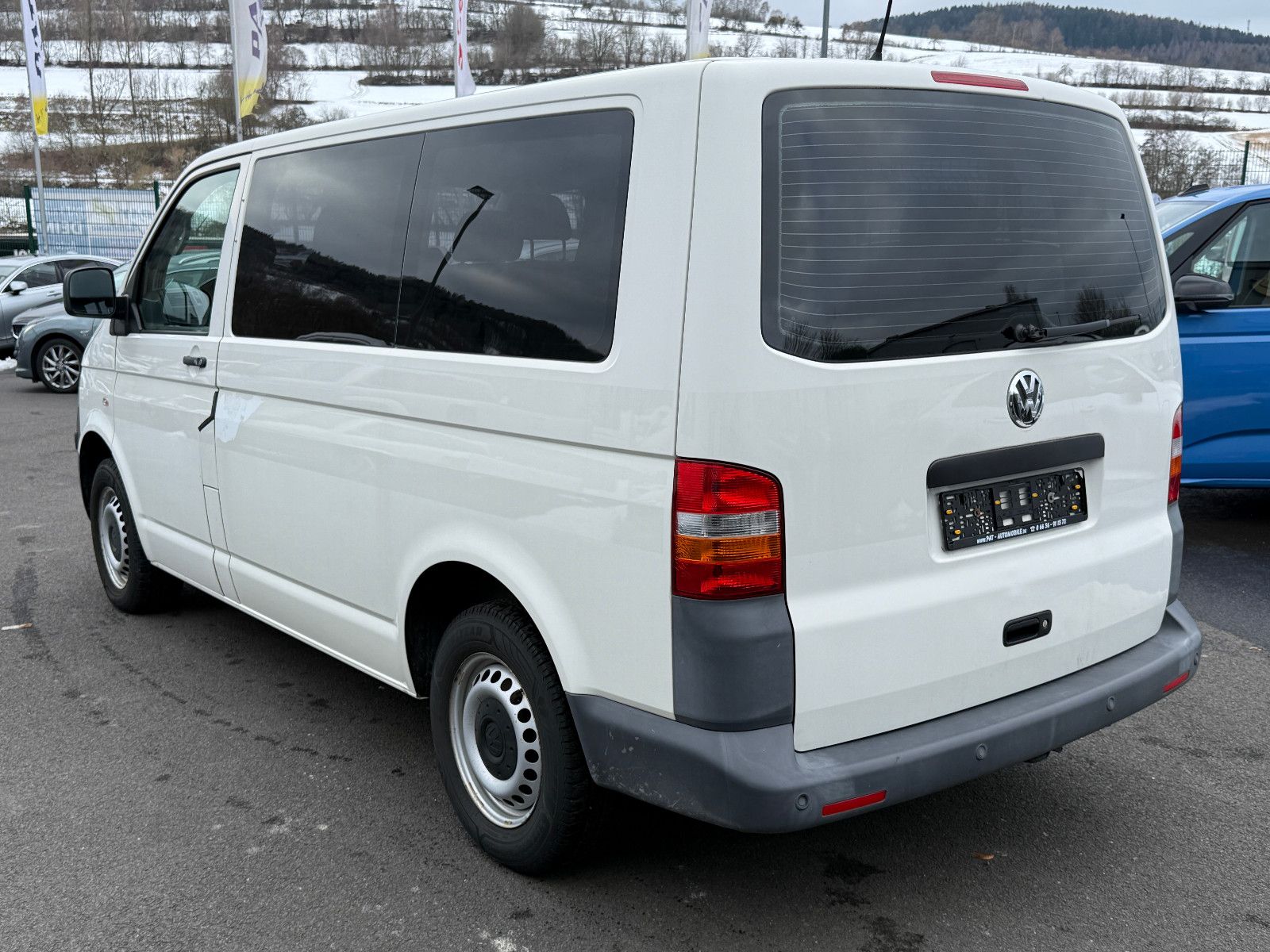 Fahrzeugabbildung Volkswagen T5 2.5 TDI 5-Zylinder 7-Sitzer Klima PDC Sthz