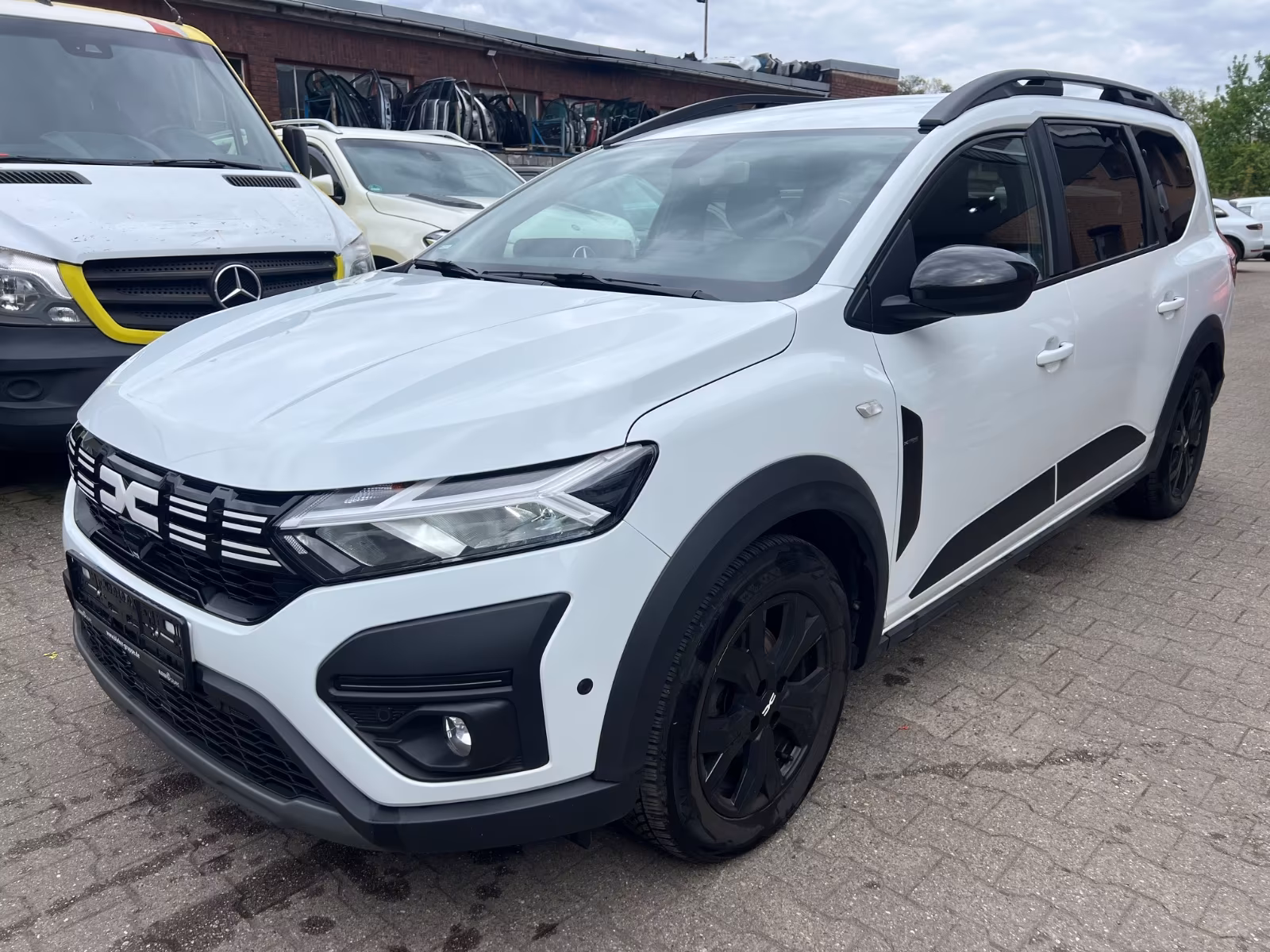 Dacia Jogger Extreme+ Benzin & LPG Gas 7-Sitzer !!