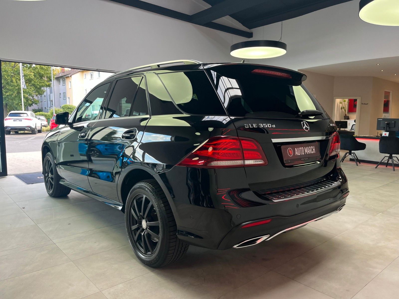 Fahrzeugabbildung Mercedes-Benz GLE 350d 4Matic*Pano*360°*LED*AHK*Nappa*Ambiente