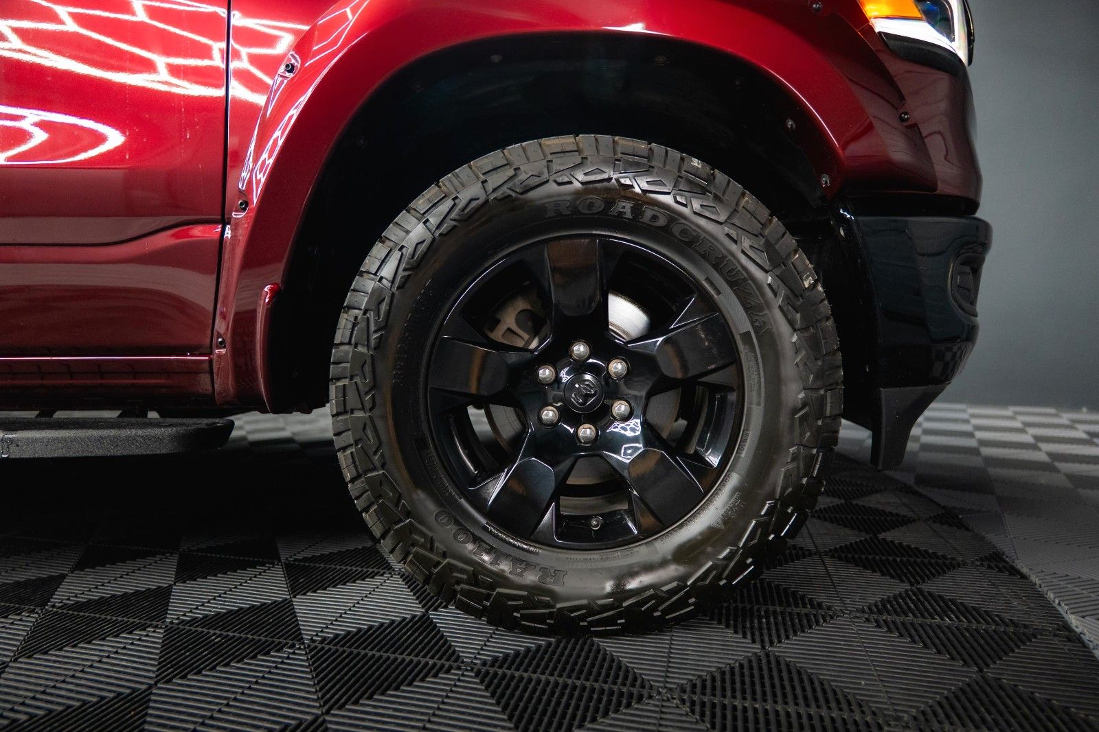 Fahrzeugabbildung Dodge RAM 5.7 V8 HEMI 4x4 OFFROAD Night Limited 19%