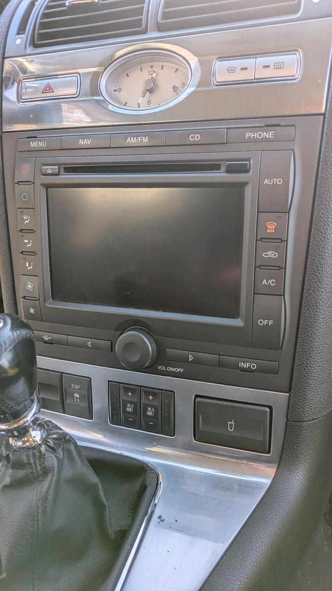 Ford Mondeo 2004 — photo 15