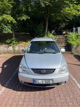 Kia Carens 2.0 CRDi EX (Euro 4) EX - Kia Carens EX mit Diesel-Antrieb