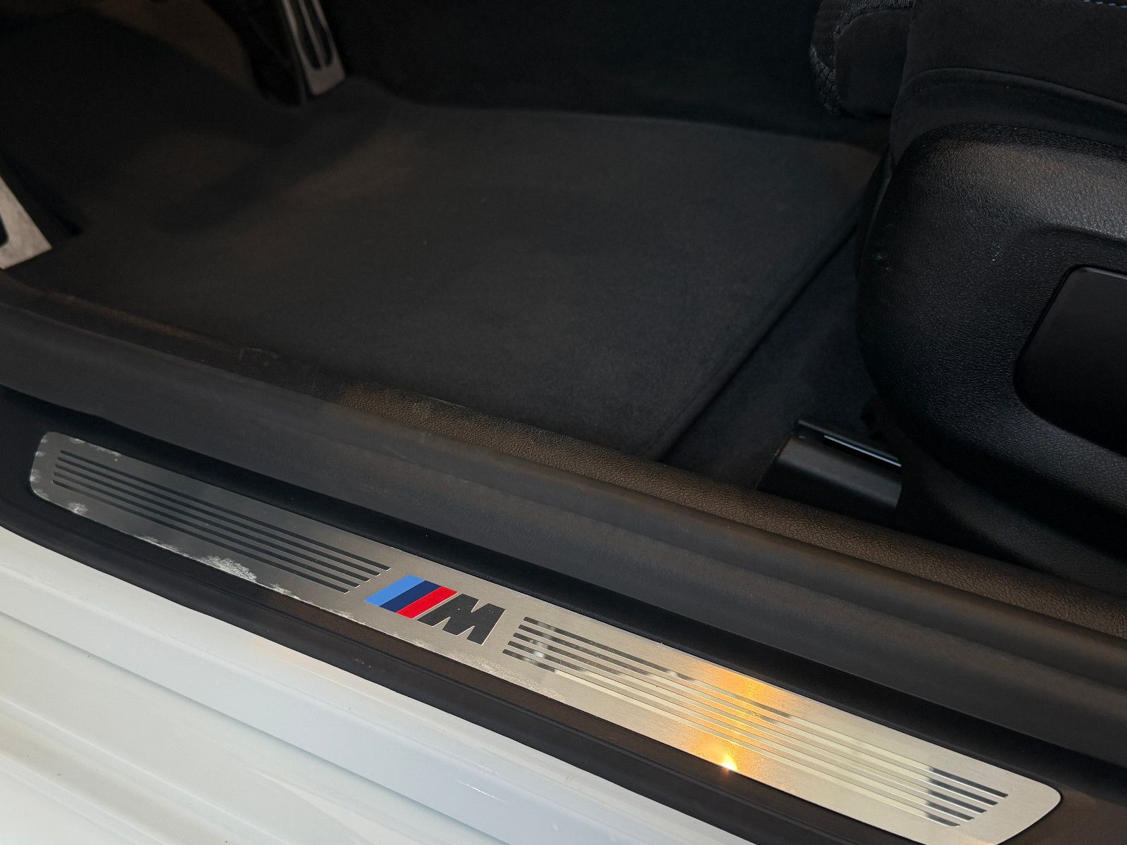 Fahrzeugabbildung BMW 530 d XDriveM Sport/M-PAKET/HARMAN-KARDON/AMBIE
