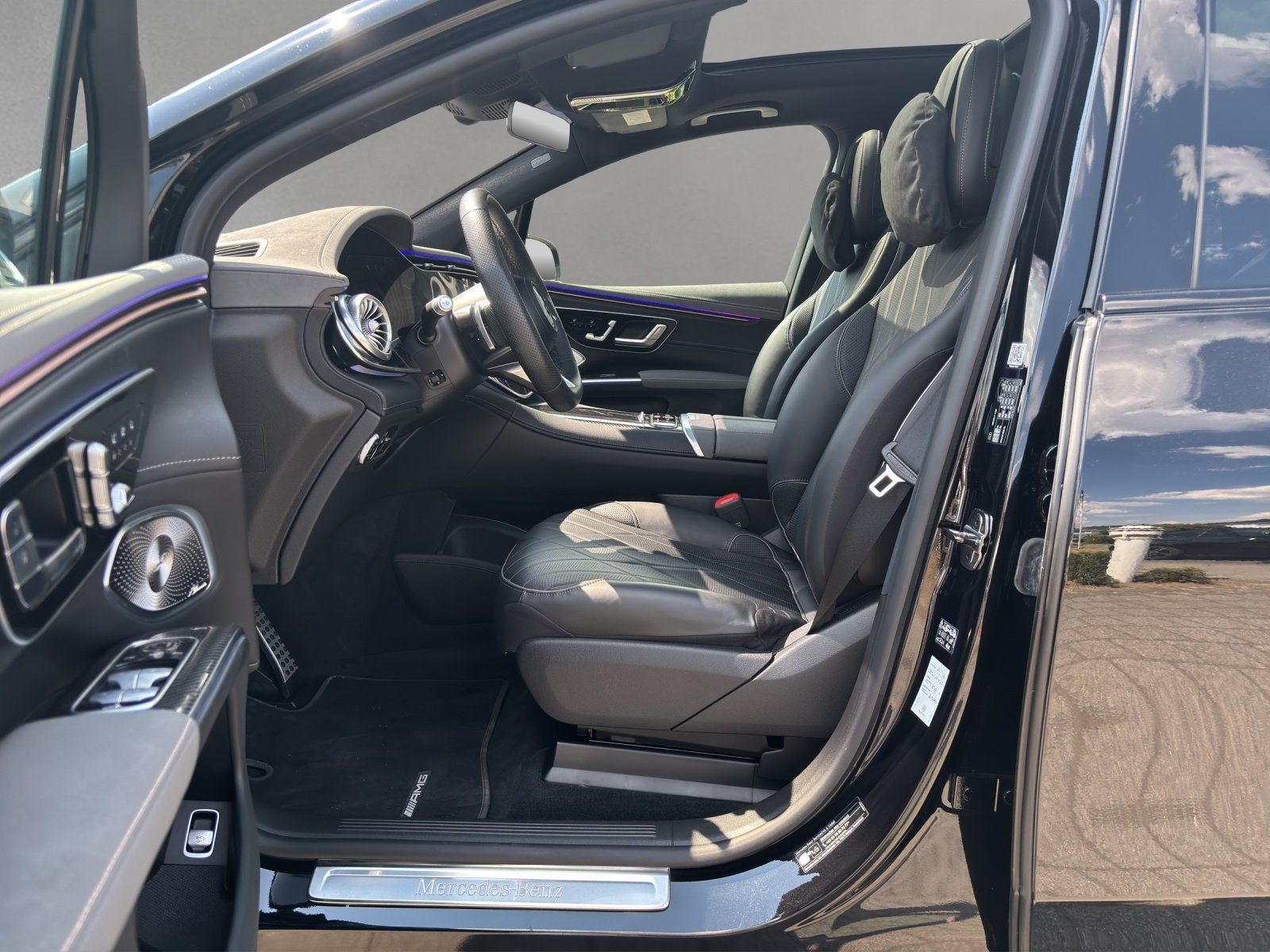 Fahrzeugabbildung Mercedes-Benz EQS 580 SUV AMG BusinessClass AHK FondTV Massage