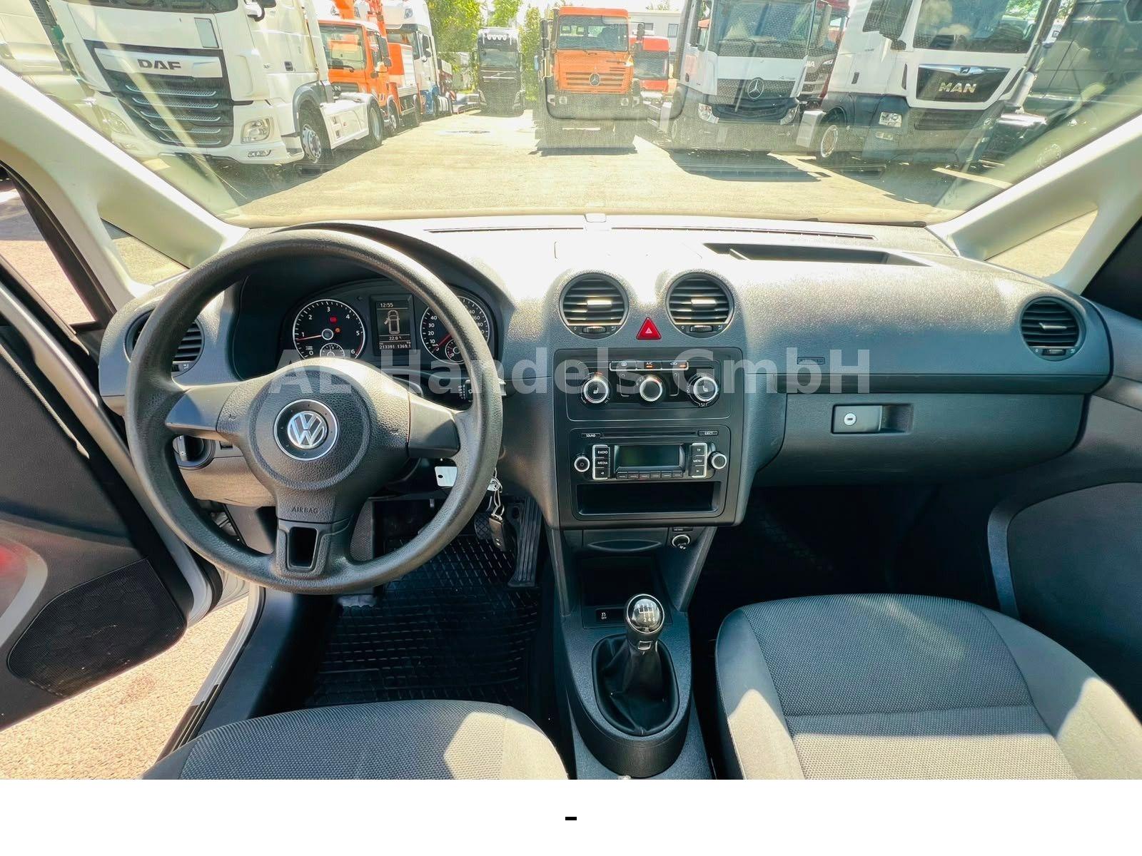 Volkswagen Caddy 2013 — photo 32