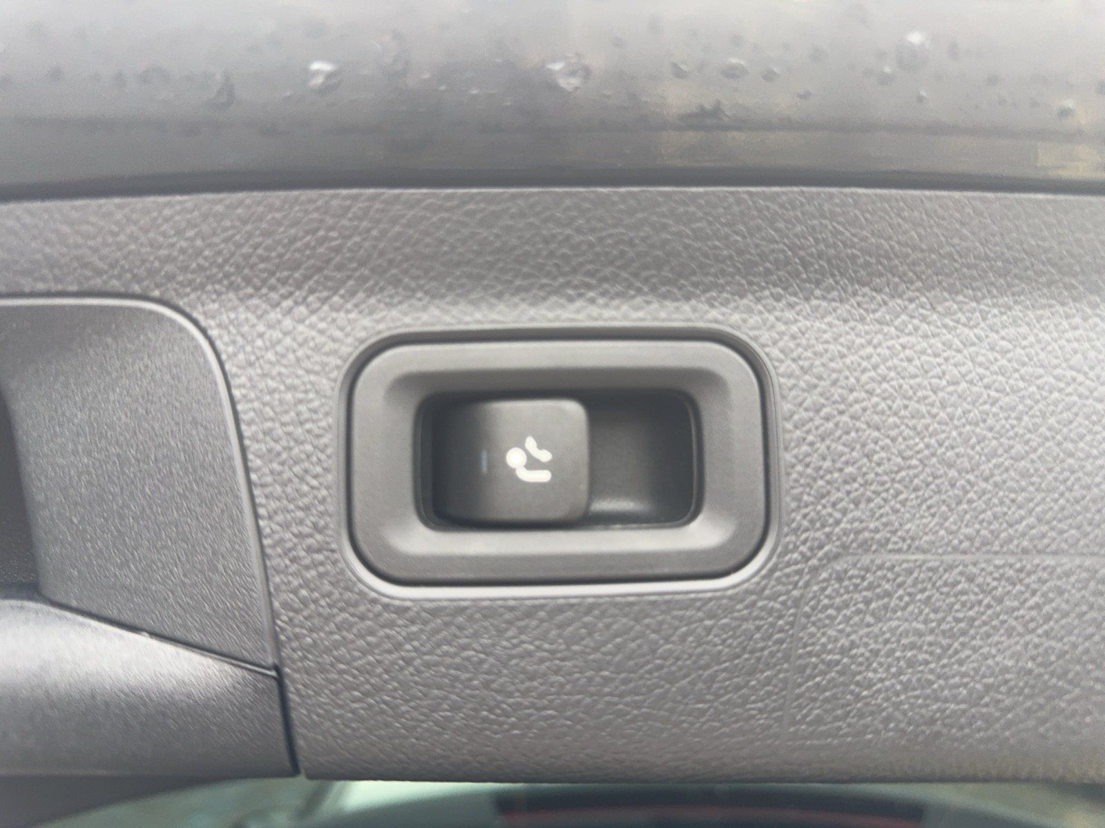 Fahrzeugabbildung Mercedes-Benz A250e AMG Pano MLED HighEndMBUX Busin AHK Kamera