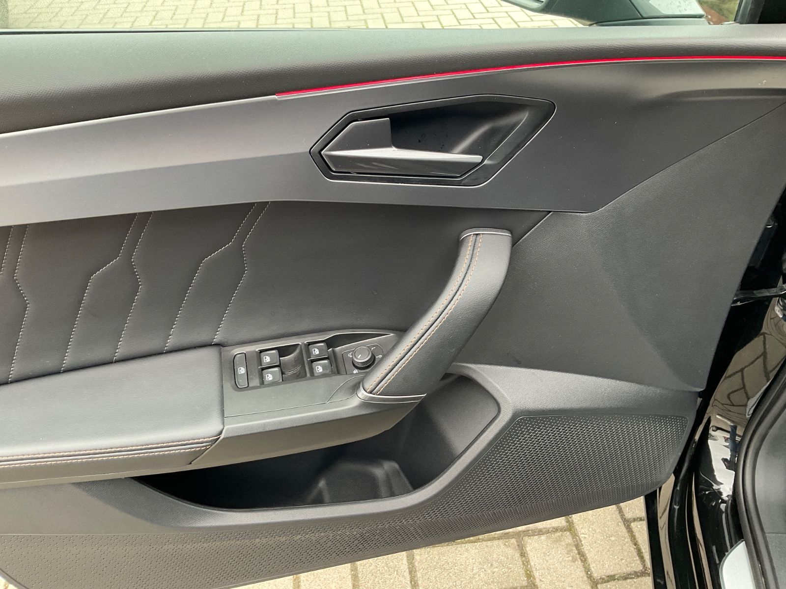 Fahrzeugabbildung CUPRA Leon 1.5 eTSI 110kW DSG,Kamera,Navi,LED,Carplay