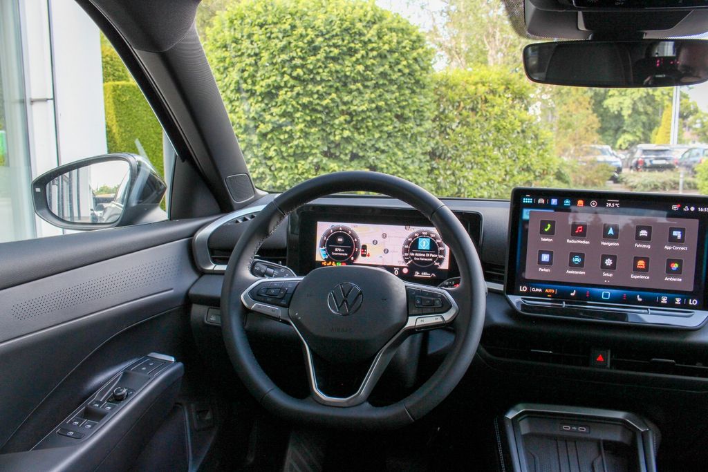 VW T-Roc 1.5 Black Style / DISCOVER/ 18"/ CARPLAY VW T-Roc 1.5 Black Style / DISCOVER/ 18"/ CARPLAY
