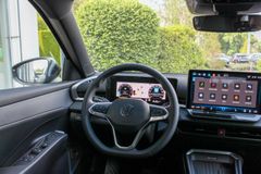 VW T-Roc 1.5 Black Style / DISCOVER/ 18"/ CARPLAY VW T-Roc 1.5 Black Style / DISCOVER/ 18"/ CARPLAY