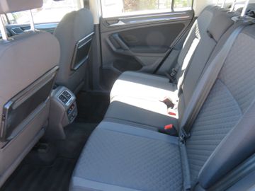 Volkswagen Tiguan - 11