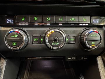 MYAUTOCENTER – Gebraucht- und Jahreswagen mit Werkstattservice in Pfaffenhofen Skoda Octavia Combi RS *1. Hand*Klima*Navi*Xenon*BT*