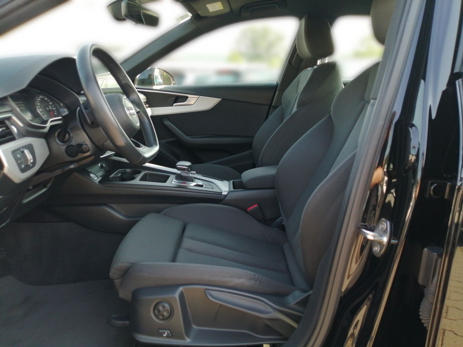Audi A4 - Bild 12