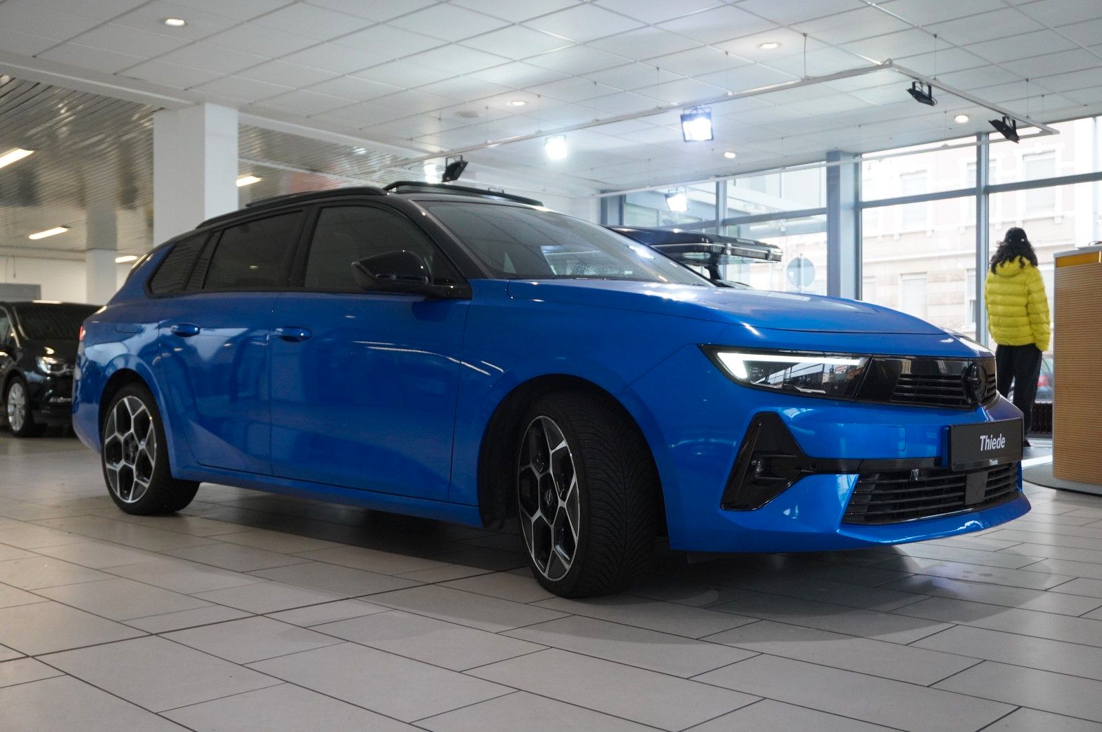 Fahrzeugabbildung Opel Astra ST 1.2T ULTIMATE NAVI/LED/PANO./SPORT/DAB+