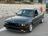 BMW M5 e34 - BMW M5: E34